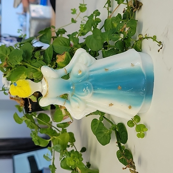 Vintage 1960's Walt Disney’s Cinderella Figurine - Picture 2 of 4